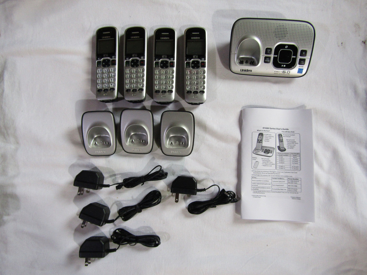 Uniden D1680-4 Cordless Phone/Answering System with 4 Handsets G