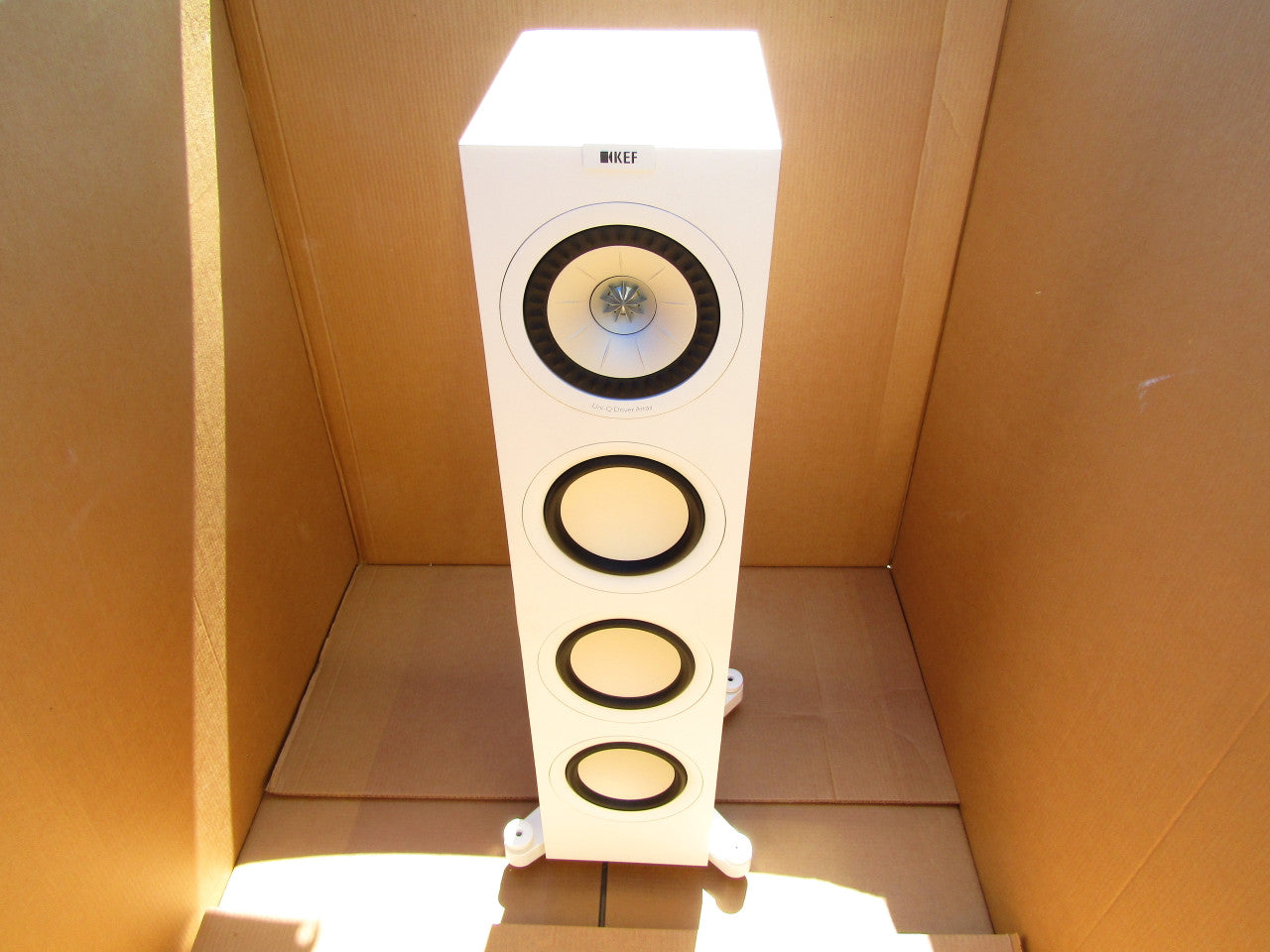 KEF Q750 Floorstanding Speaker (Each, White) VG