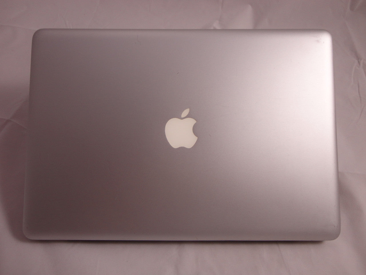 Apple MacBook Pro MB986LL/A 15.4-Inch Laptop 2.8GHz 8GB DDR3 Memory 100GB SSD (Solid State Drive) DVD Burner Mac OS El Capitan VG