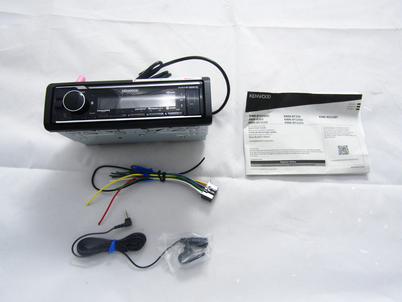 Kenwood KMM-BT525HD in-Dash Digital Media Receiver with Bluetooth & HD Radio LN