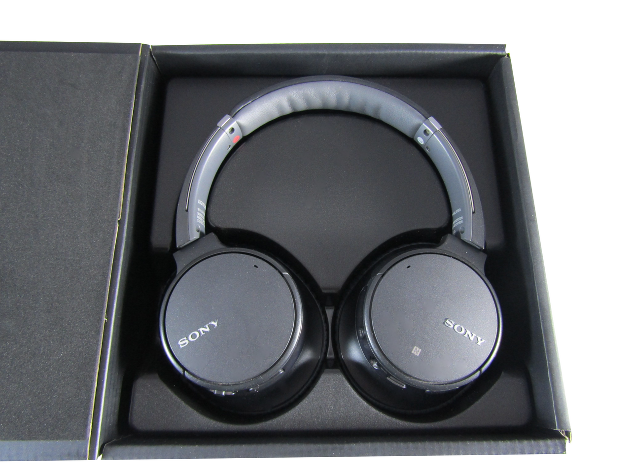 Sony WH-CH700N Wireless Noise Cancelling Over-The-Ear Headphones. Black VG