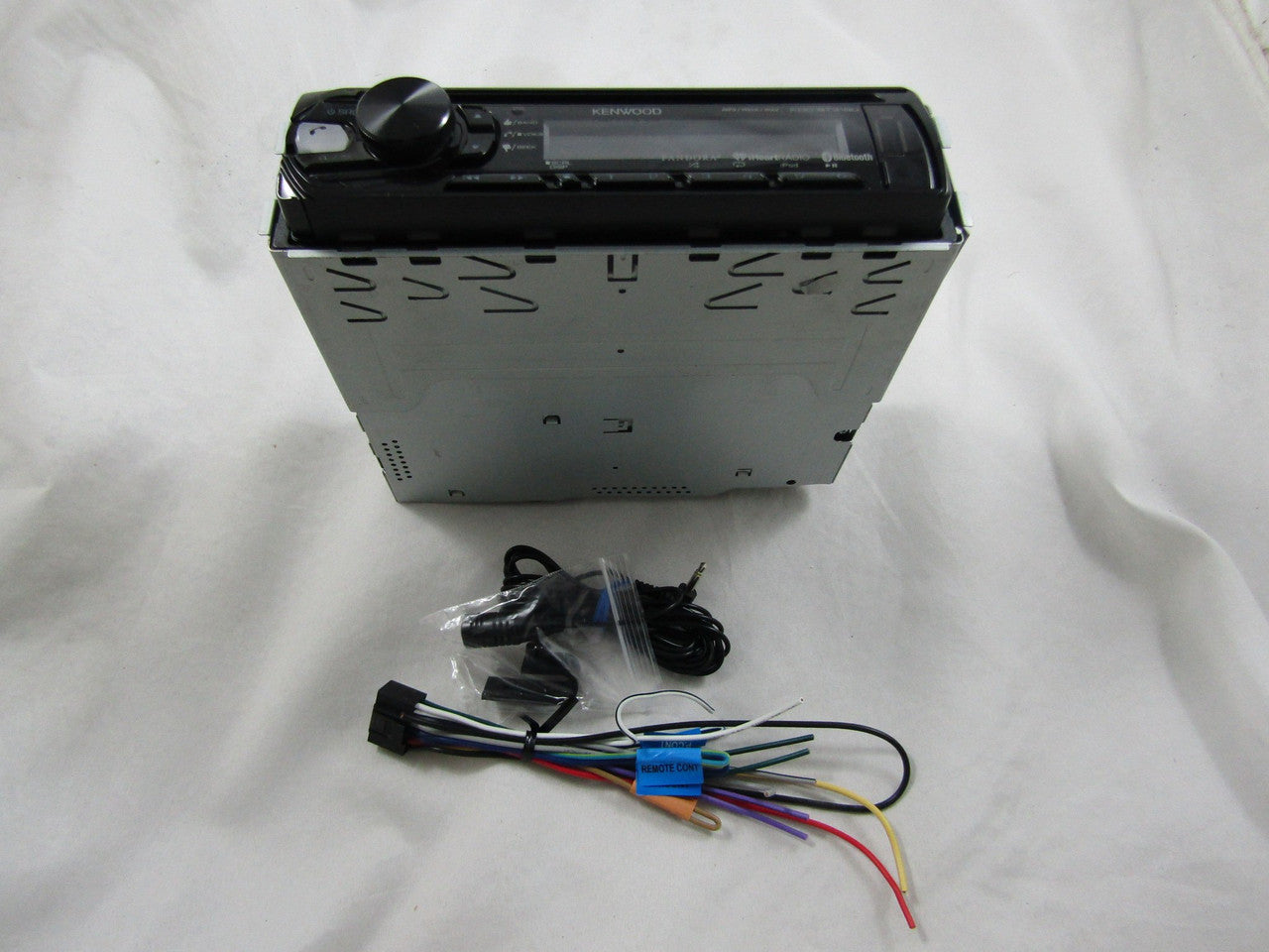 Kenwood KDC-BT318U CD Receiver with Built-in BluetoothKDCBT318U VG