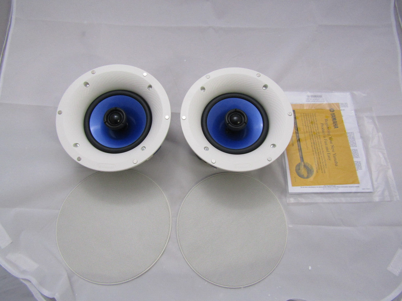 Yamaha NS-IC600 WH 6-1/2" 2-Way In-Ceiling Speakers (Pair) - White LN