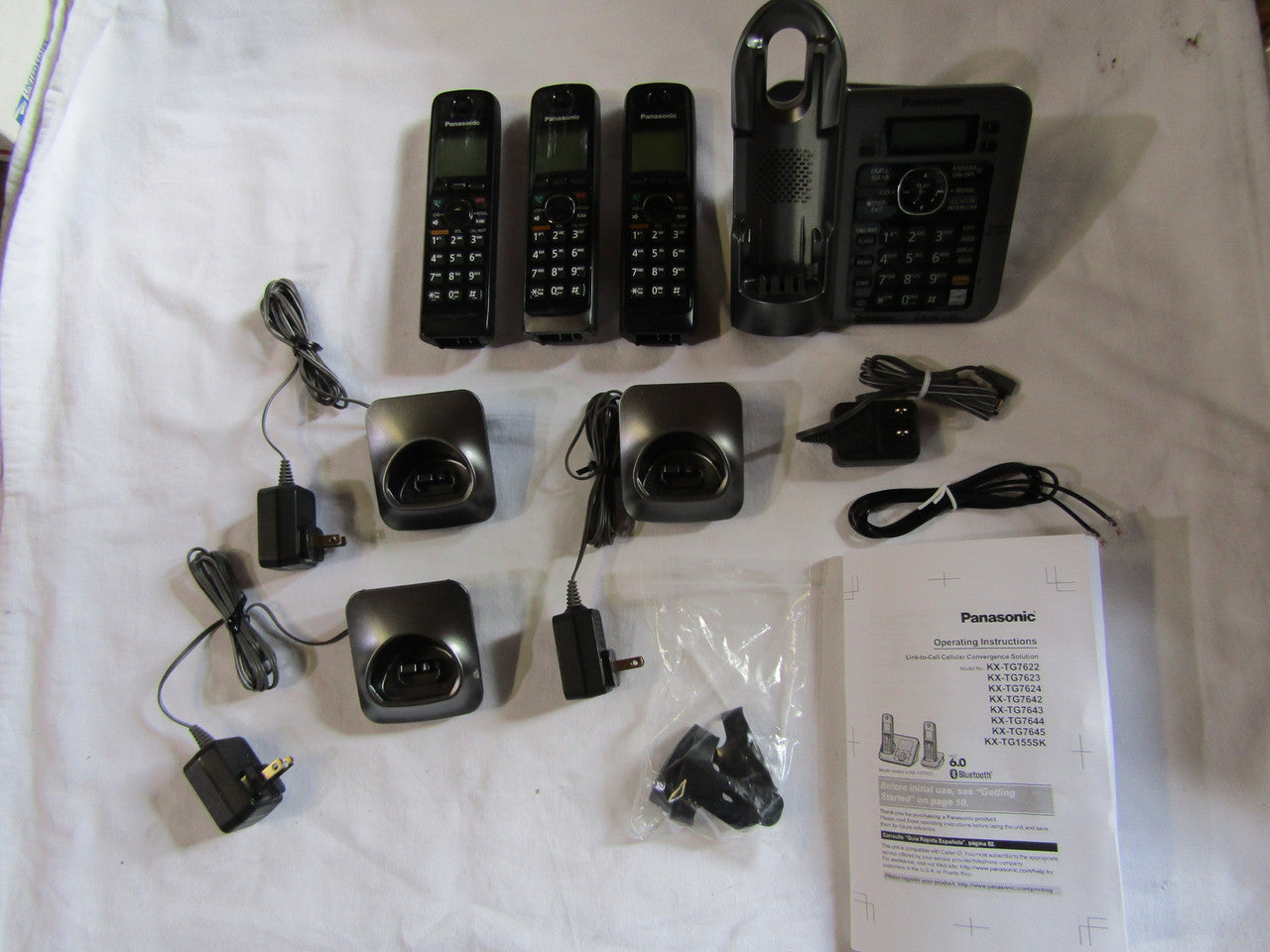 Panasonic KX-TG7643 dect 6.0 Link-to-Cell Bluetooth Cordless Phone with 3-Handsets G