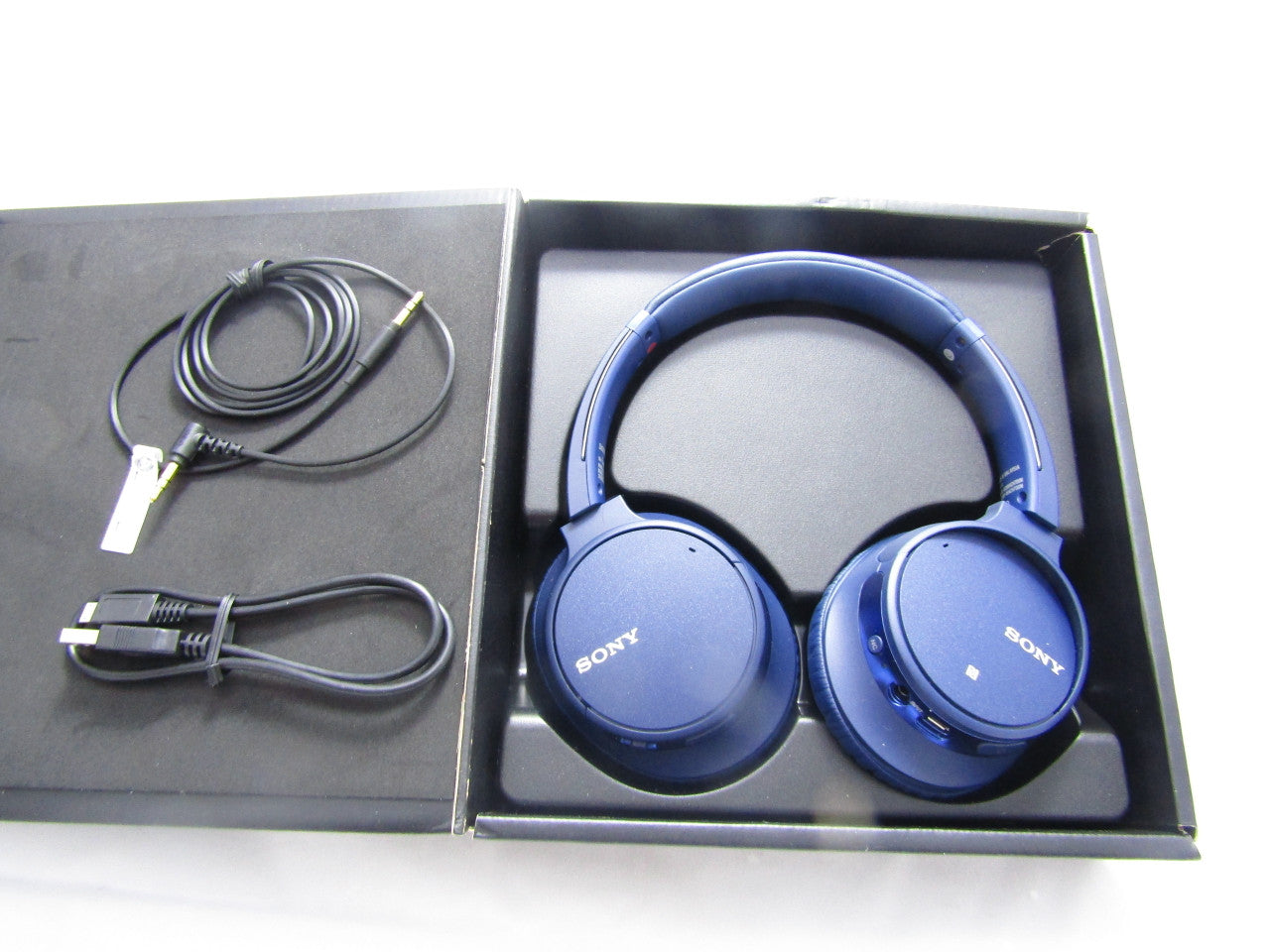Sony WH-CH700N Wireless Bluetooth Noise Canceling Over the Ear Headphones with Alexa Voice Control  Blue LN