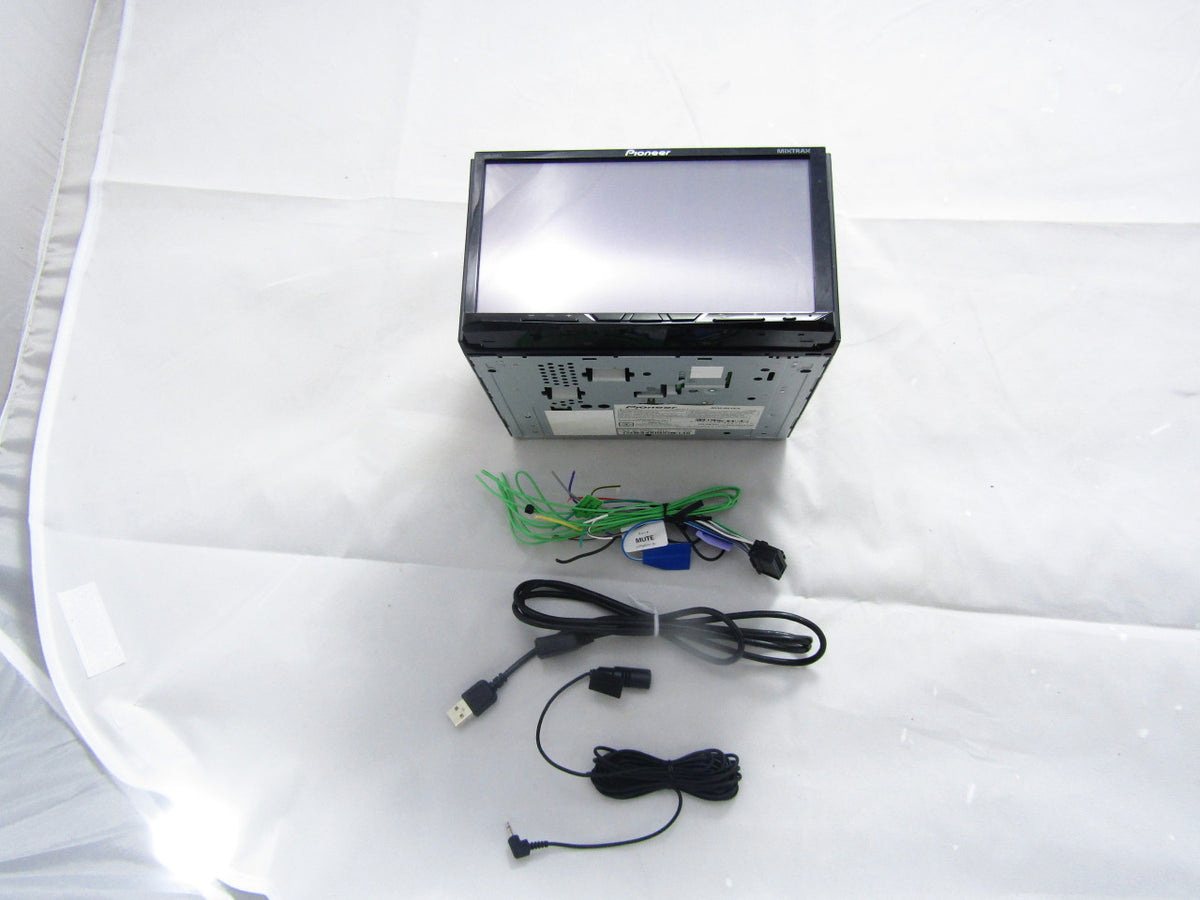 Pioneer AVH-601EX 7 Inch DVD Receiver with HD Radio, SiriusXM Ready and Bluetooth VG