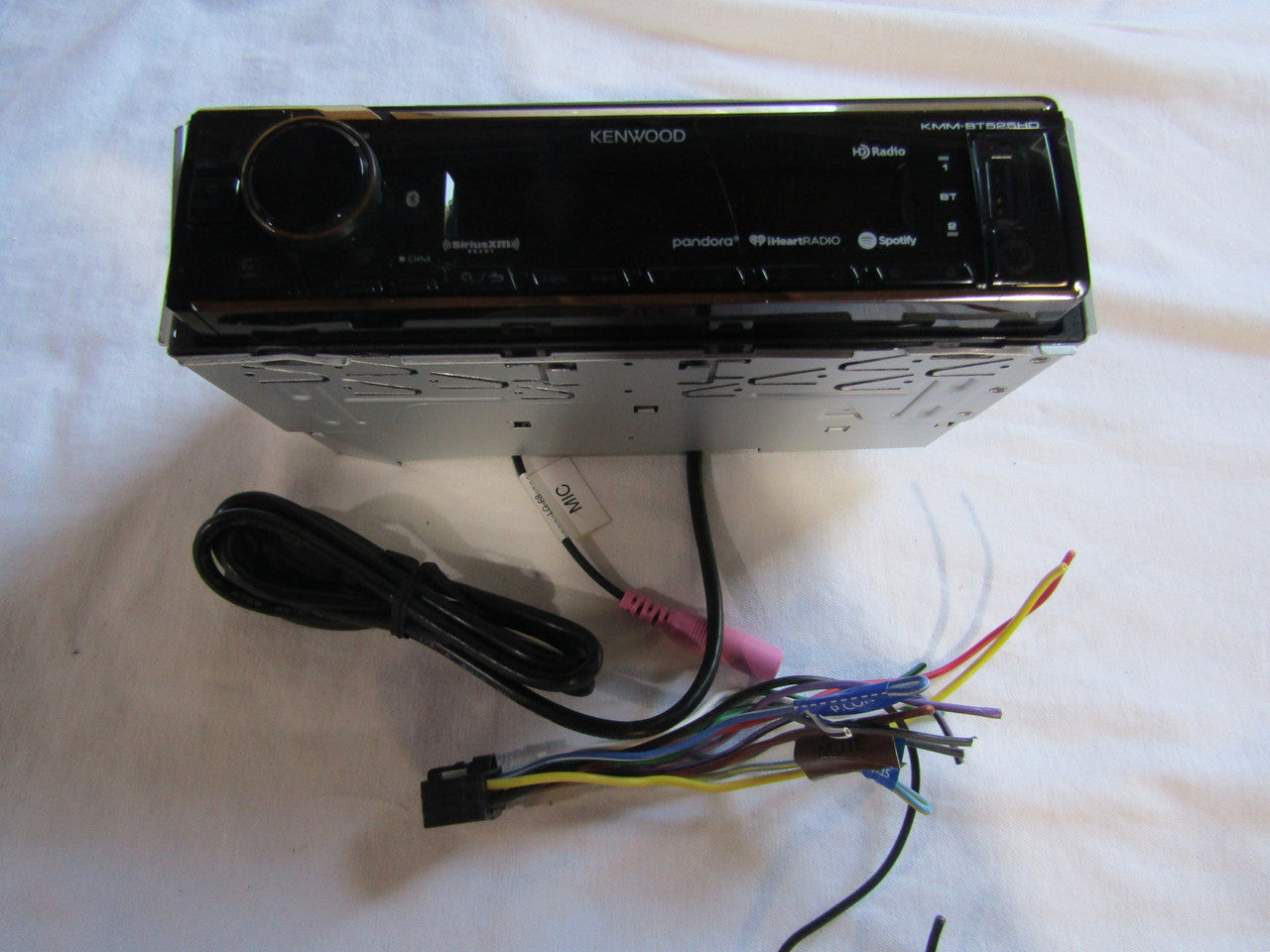 Kenwood KMM-BT525HD In-Dash Digital Media Receiver Built-in Bluetooth Satellite Radio-ready with Detachable Faceplate Black VG