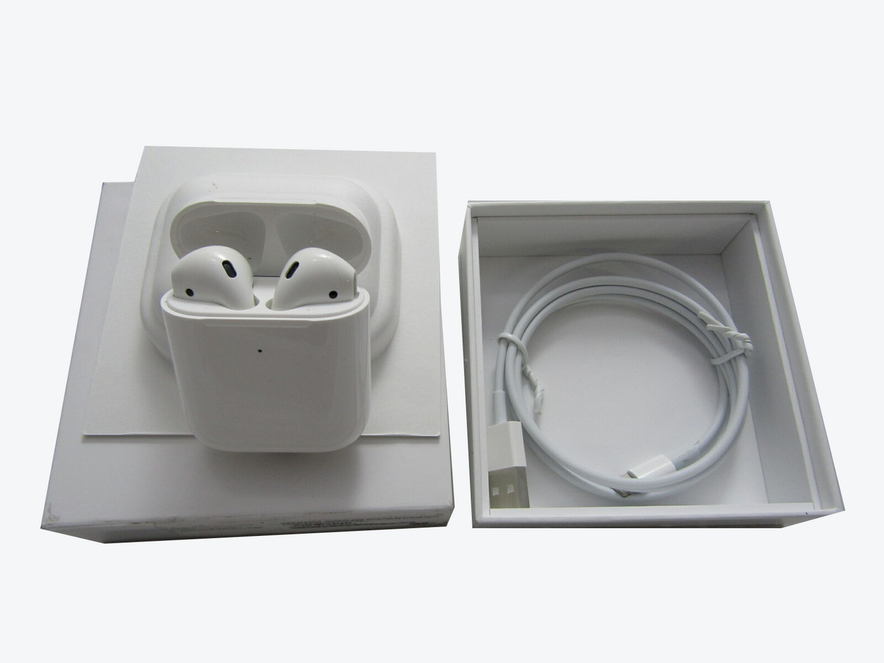 Apple AirPods with Wireless Charging Case White MRXJ2AM/A LN